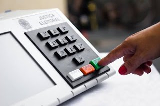 TSE deve votar nesta terça regras para o uso de inteligência artificial nas eleições