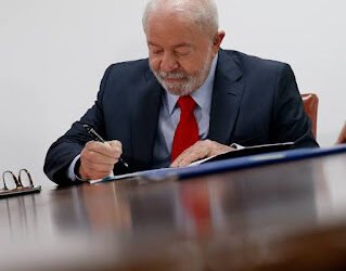 Governo Lula aumenta limite de isenção do IR em 2 salários mínimos