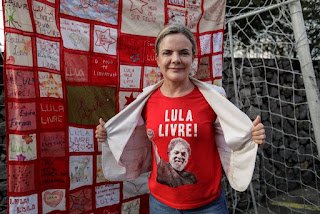 Gleisi Hoffmann apresenta projeto para acabar com CACs e clubes de tiro no Brasil