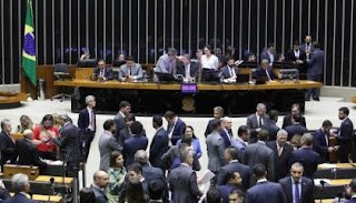 Câmara aprova fim da “saidinha” de presos em feriados