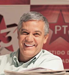 PT parabeniza Putin por vitória na eleição russa, acusada de ilegitimidade