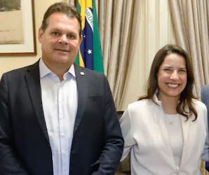 France Hacker comemora investimento de 9,3 milhões anunciado pela governadora Raquel Lyra para o Corpo de Bombeiros France Hacker comemora investimento de 9,3 milhões anunciado pela governadora Raquel Lyra para o Corpo de Bombeiros