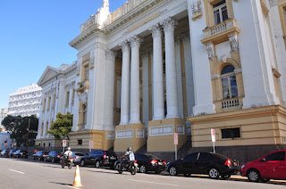 TJPE determina indenização de R$ 28 mil a casal abordado de forma truculenta por dois PMs, em Olinda