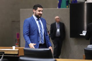 Voto de Romero Albuquerque fundamental para aprovação do fim das faixas salariais para policiais e bombeiros militares na CCLJ Voto de Romero Albuquerque fundamental para aprovação do fim das faixas salariais para policiais e bombeiros militares na CCLJ