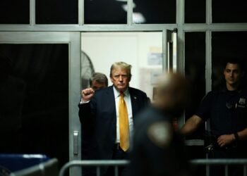 Trump é condenado por fraude contábil para silenciar atriz pornô