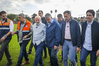 Silvio Costa Filho acompanha Lula em visita Rio Grande do Sul e anuncia ações para auxiliar a população atingida pelas chuvas