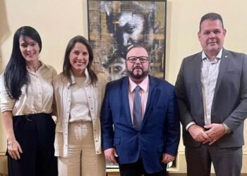 France Hacker reafirma apoio à Karina Paiva  Prefeitura de Ribeirão