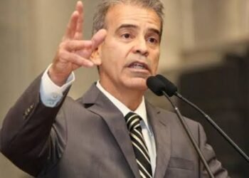 Coronel Alberto Feitosa traz ocorrência contra o carro da vice governadora para lembrar o valor da polícia