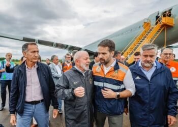 Vídeo: Lula volta ao RS pela 3ª e promete moradia para as vítimas das enchentes