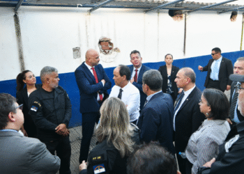 Promotores de Justiça visitam unidades prisionais no Curado