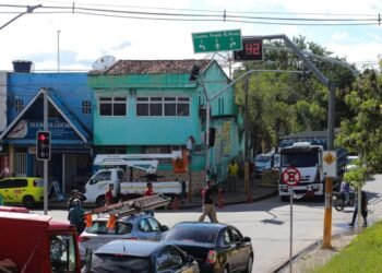Instalação de semáforos no cruzamento do Pontilhão garante melhor fluidez do trânsito no centro de Gravatá