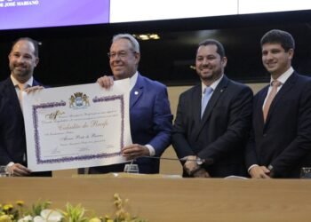 Presidente da Alepe recebe Título de Cidadão do Recife