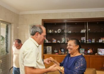 Irmã Babate será vice-prefeita na candidatura de Mano Medeiros em Jaboatão