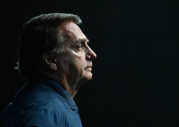 Bolsonaro recebeu envelope com dinheiro vivo de genro de empresário do agronegócio, aponta PF