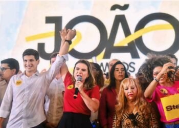 João e Marília: um novo capítulo no teatro das tesouras