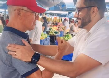 Rafael Prequé visita feira livre de Gravatá e é recebido de forma calorosa pela população