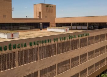Anvisa proíbe venda de lotes de balas da Dori por risco de Salmonella