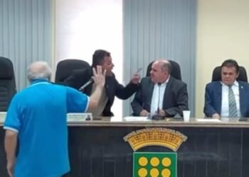 Briga entre vereadores na Câmara de Limoeiro viraliza nas redes sociais 