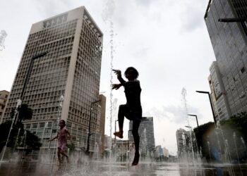 Inmet alerta para onda de calor que chega ao país nos próximos dias