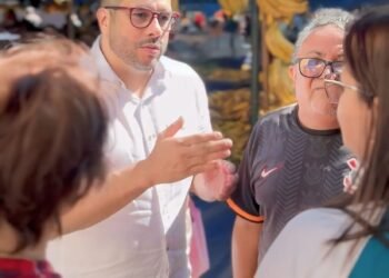 Rafael prequé inicia campanha na Feira Livre de Gravatá