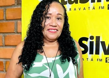 Candidata à prefeitura de Gravatá pelo PSOL, Lu Ribeiro responde a questionamento sobre a legalização do aborto durante sabatina no programa Jota Silva