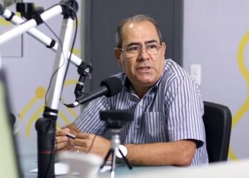 “Autismo entrou em moda”, afirma prefeito de Jaboatão em Sabatina da Rádio Folha