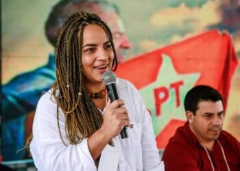 Deputada petista Rosa Amorim volta a defender ditadura de Maduro na Venezuela