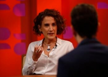 DR com Demori debate religião e política com Carolina Evangelista