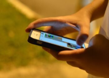 Empresas não protegem crianças na internet, dizem 9 em cada 10 pessoas