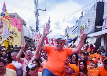 Prefeito Joselito Gomes arrasta multidão em caminhada e demonstra força na busca pela reeleição em Gravatá Prefeito Joselito Gomes arrasta multidão em caminhada e demonstra força na busca pela reeleição em Gravatá