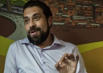 Boulos é questionado sobre uso de drogas e admite já ter usado maconha: ‘Uma vez’