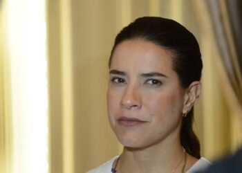 TCE-PE determina que Governo de Pernambuco nomeie 4.951 professores estaduais até o fim do ano TCE-PE determina que Governo de Pernambuco nomeie 4.951 professores estaduais até o fim do ano