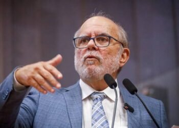 Denúncia: 98% das escolas estaduais de Pernambuco não têm Alvará do Corpo de Bombeiros, alerta deputado Waldemar Borges