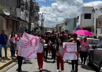 Prevenção ao câncer de mama: Caminhada do Outubro Rosa leva orientação pelas ruas de Chã Grande