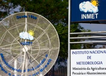 Inmet prevê chuvas intensas para hoje e segunda-feira em oito estados