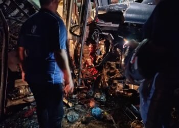 Acidente grave em Glória do Goitá: caminhão bate de frente em ônibus que levava estudantes na PE-050