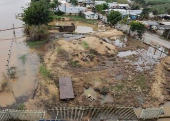 Presos suspeitos de desviar recursos destinados a vítimas de enchentes