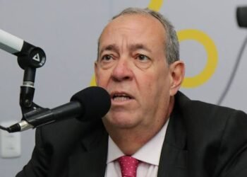 Flávio Dino suspende eleição antecipada para Mesa Diretora da Alepe e determina nova votação