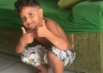 Menino de 10 anos morre após ser atingido por descarga elétrica em academia pública em praça no Recife