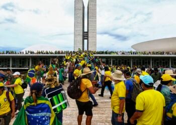 Associação Brasileira de Imprensa pede punição a golpistas