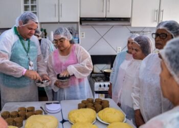 Secretaria da Mulher de Gravatá promove cursos de unha em gel e panetone