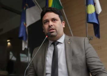 Recife: Felipe Alecrim questiona gastos milionários da Prefeitura com o Natal