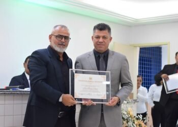 Reconhecimento e gratidão marcam entrega do Título de Cidadão Chã-Grandense a Jota Silva