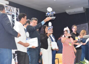 Em Triunfo, Ademir Batista Recebe homenagem da UVP pela conquista do Selo Diamante em Transparência Pública da Câmara de Chã Grande