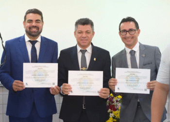 Chã Grande: Ademir Batista é diplomado para o terceiro mandato legislativo em solenidade marcada por emoção e gratidão 