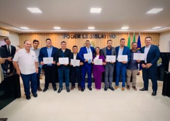 Em Belém de Maria, deputado France Hacker segue agenda de diplomações na Mata Sul