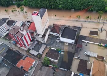 Defesa Civil alerta para risco de chuvas intensas em Santa Catarina
