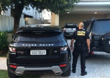 Operação cumpre mandados contra vereadora em Teresina