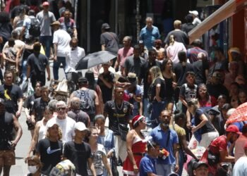 Pesquisa: 49% dos brasileiros acreditam que país vai melhorar em 2025