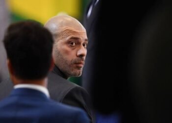 Moraes determina soltura de Daniel Silveira após dois anos preso